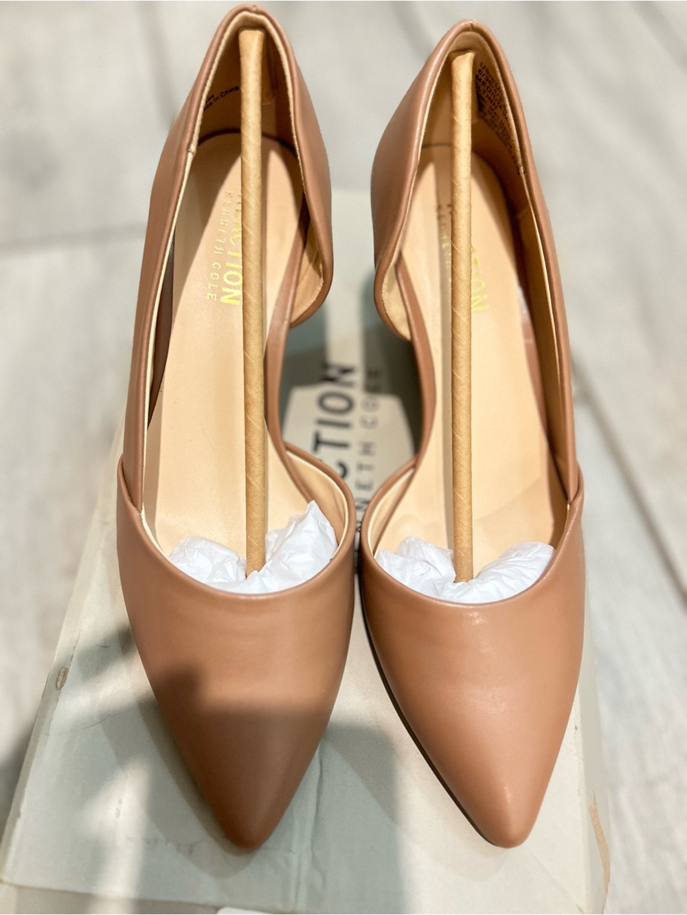 Kenneth Cole Reaction Pointed Toe Pumps - Nude Tan Size 6